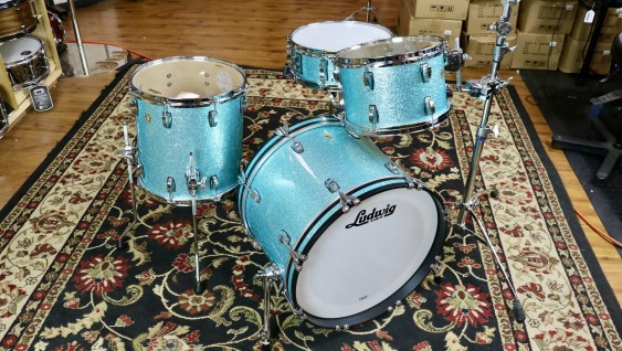 udwig Classic Maple Shell Kit in Turquoise Glitter Downbeat 14x20, 8x12, 14x14, w/ Free matching 5x14 Snare Drum