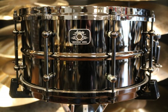 Ludwig 7X13 Universal Brass Snare Drum, Black Die Cast Hoops and Hardware LU0713