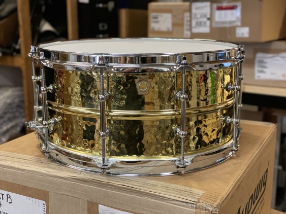 Ludwig - 6 1/2X14 Hammered Brass Snare Drum, B-STOCK