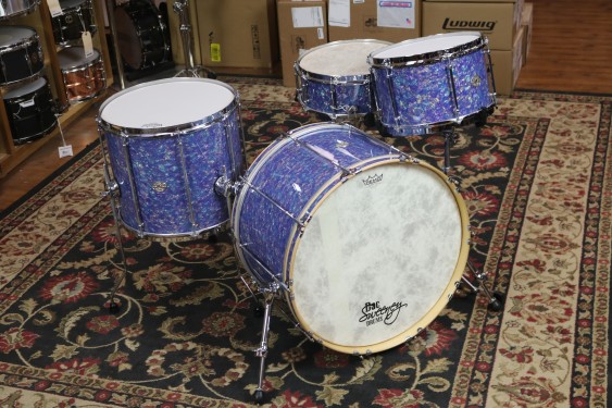 Doc Sweeney Classic Collection Steam Bent Maple Shell pack in Pacific Pearl. 8x13, 14x16, 14x22, 5.5x14