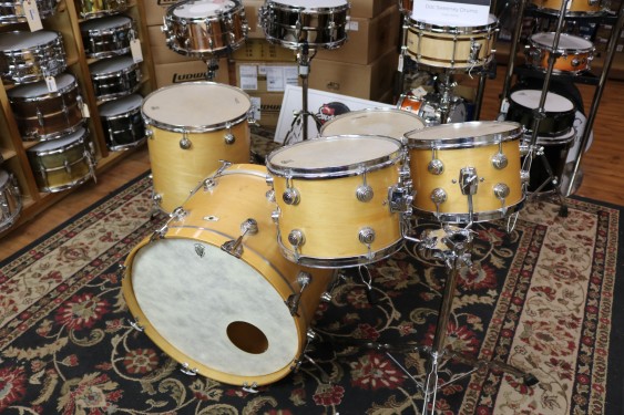 Vintage Oaklawn Camco, Natural Finsh, 12,13,16,22 with bags + Custom Matching Snare and tom Stand