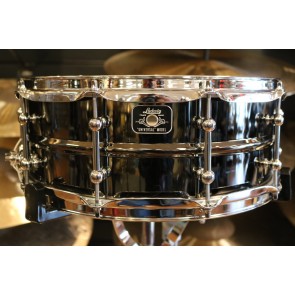 Ludwig 5.5X14 Universal Brass Snare Drum With Triple Flanged Chrome Hoops LU5514C